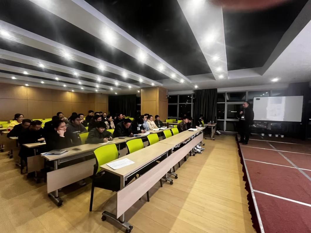 專注產(chǎn)品，深耕行業(yè)--公司專項(xiàng)培訓(xùn)助力團(tuán)隊(duì)專業(yè)提升